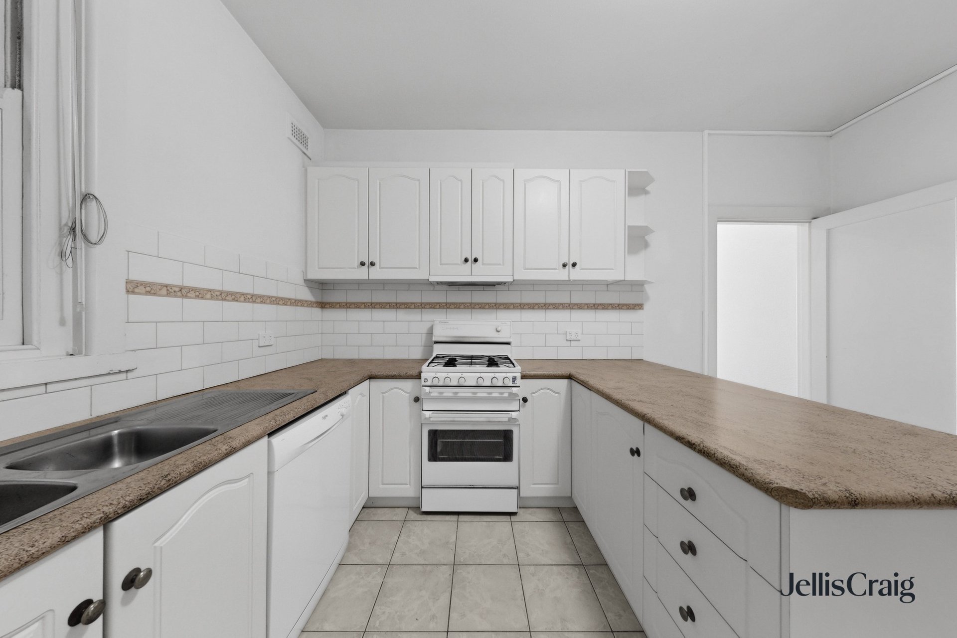 1/8 Millicent Avenue, Toorak image 7