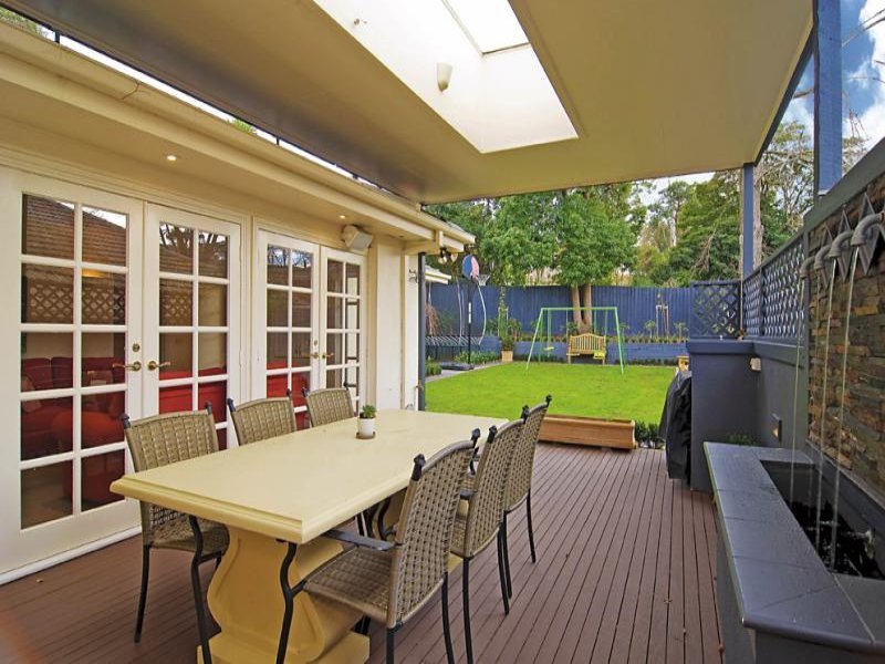 18 Minerva Avenue, Balwyn North image 10