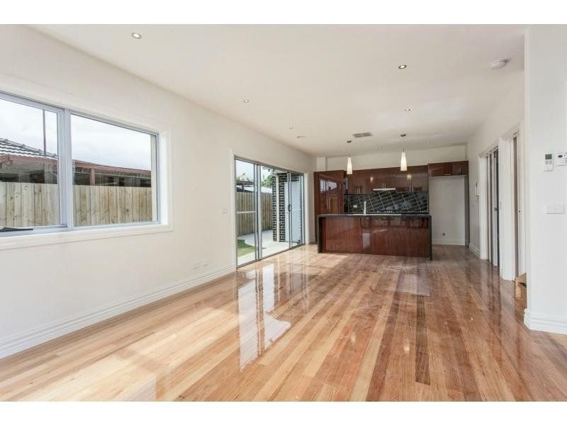 1/8 Monteith Street, Altona North image 2