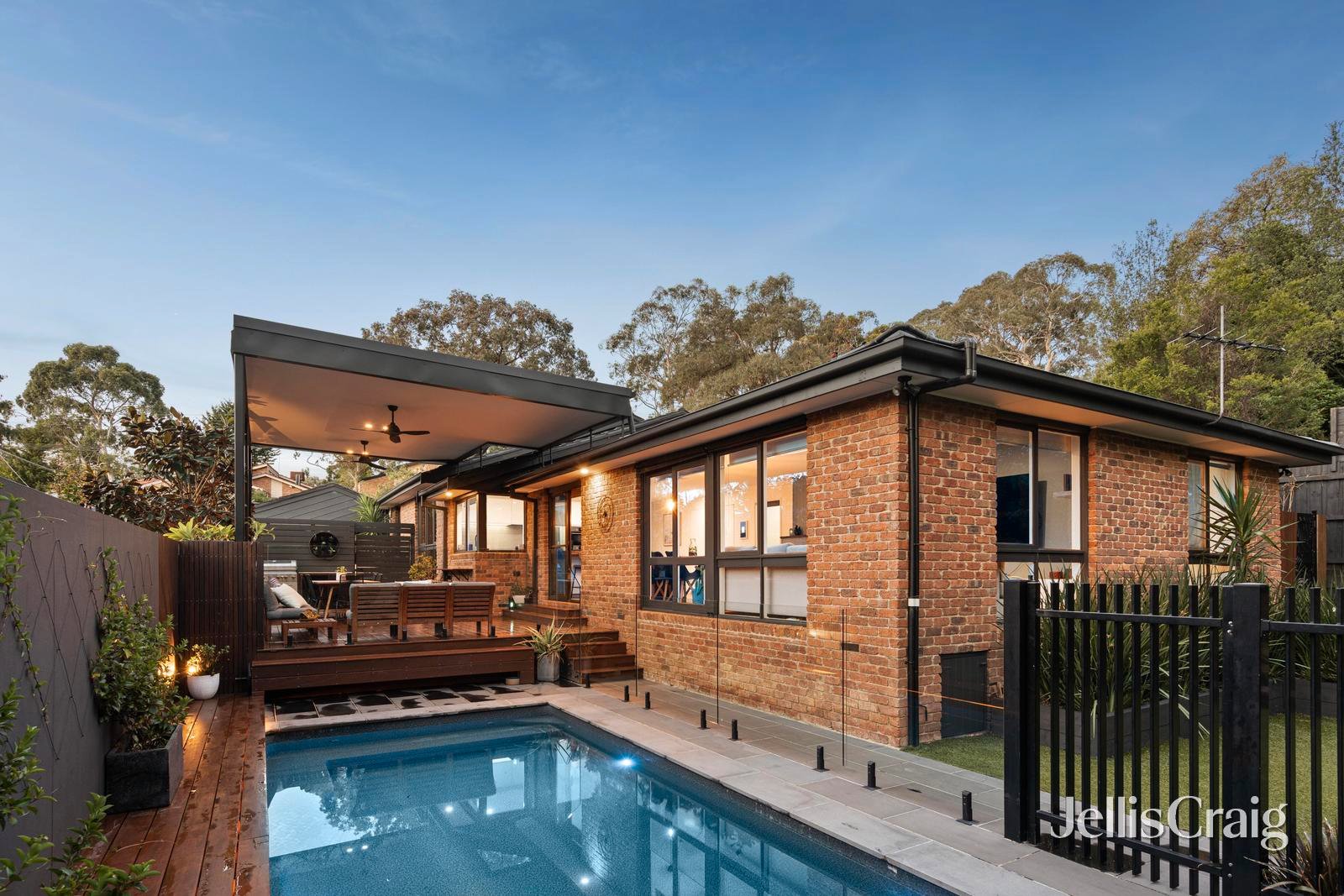 18 Nalinga Court, Warranwood image 2