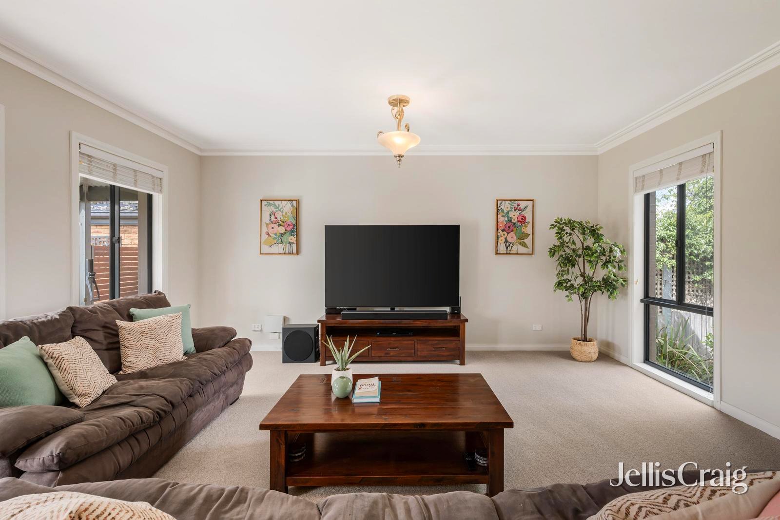 18 Neryl Court, Mooroolbark image 2