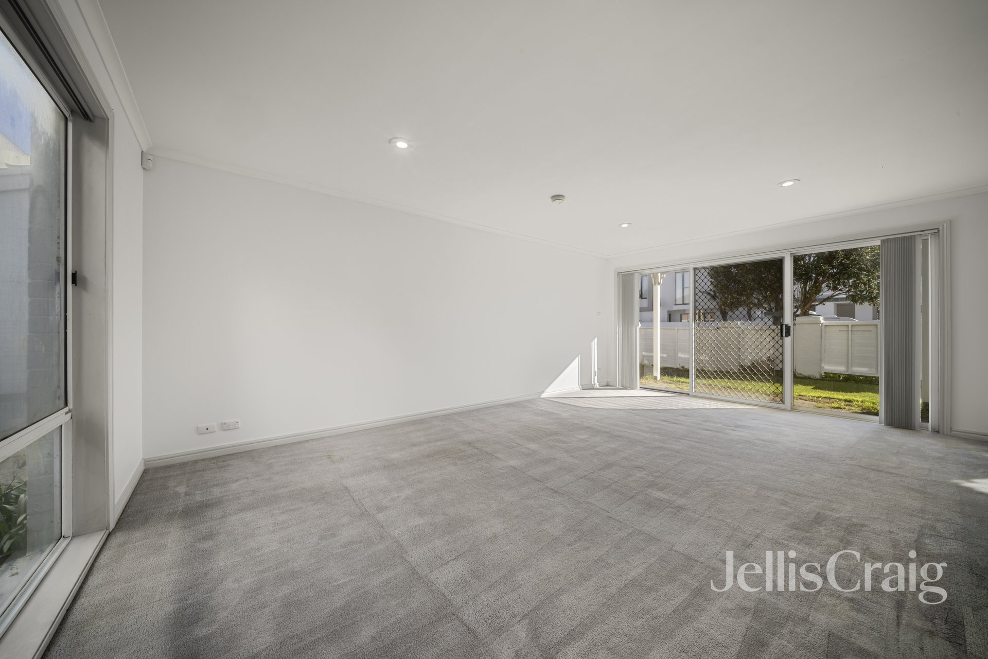 18 Newington Parade, Chelsea image 7