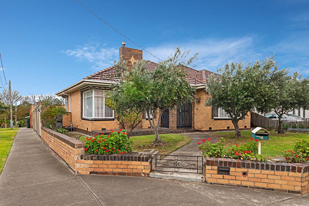 18 Newlands Road, COBURG NORTH VIC 3058 18 Newlands Road, COBURG NORTH VIC 3058
