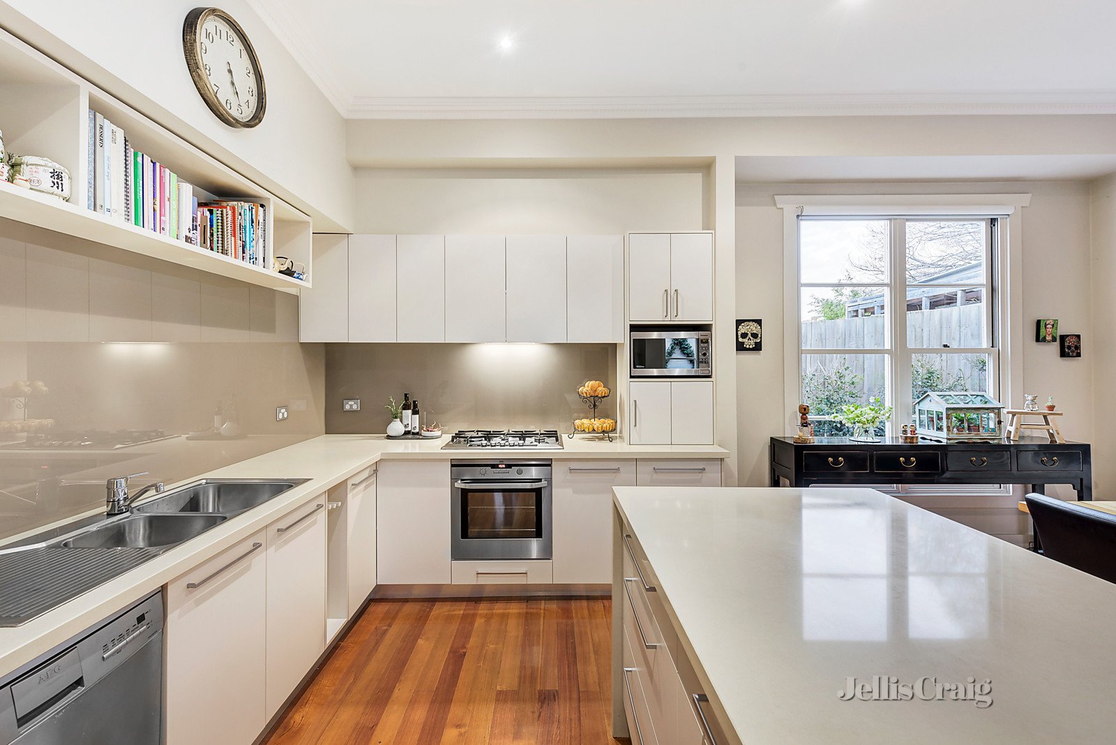 18 Nicholsdale Road, Camberwell image 9