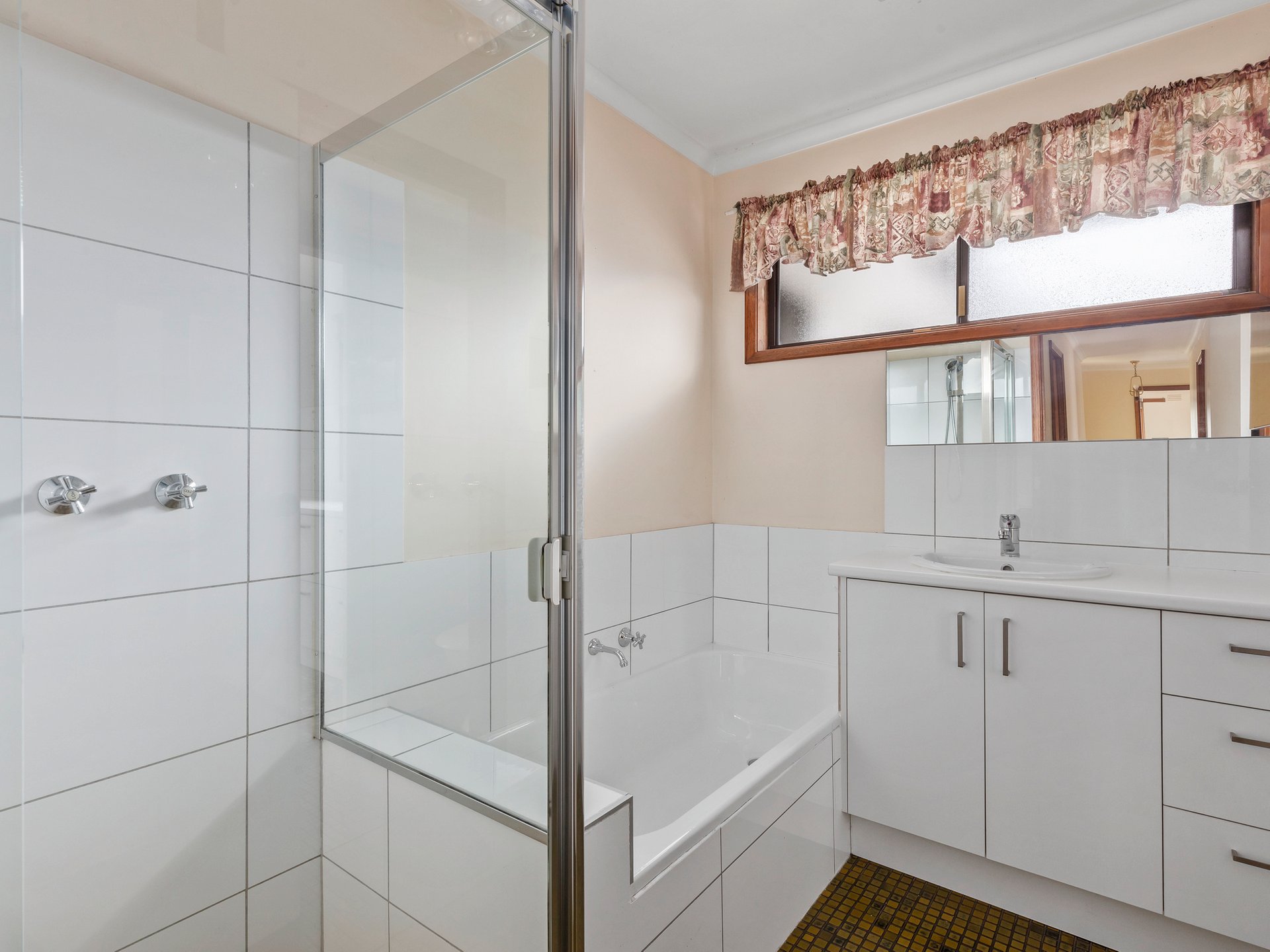 Property Gallery Thumbnail 4