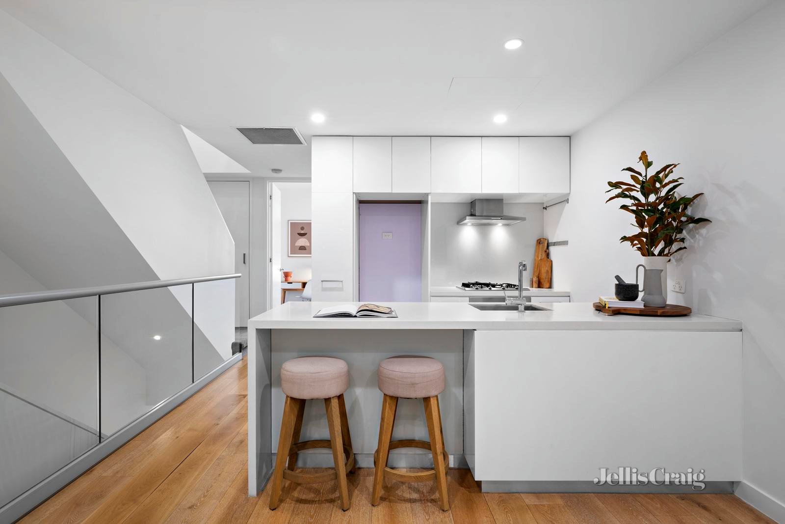 18 Norfolk Place, Malvern image 2