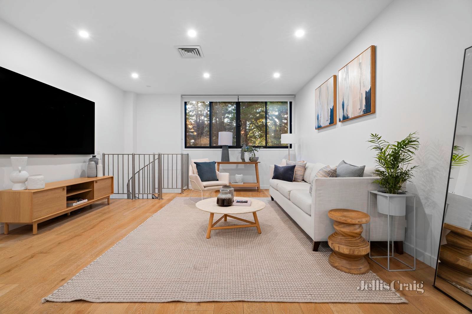 18 Norfolk Place, Malvern image 4