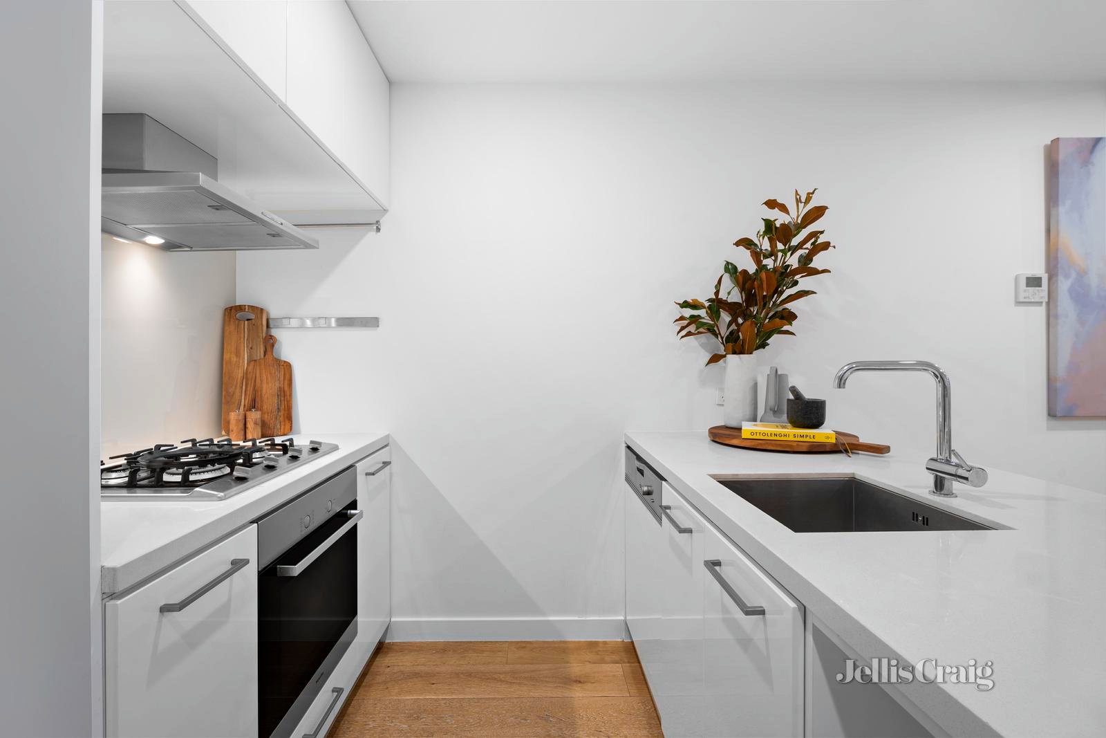 18 Norfolk Place, Malvern image 5