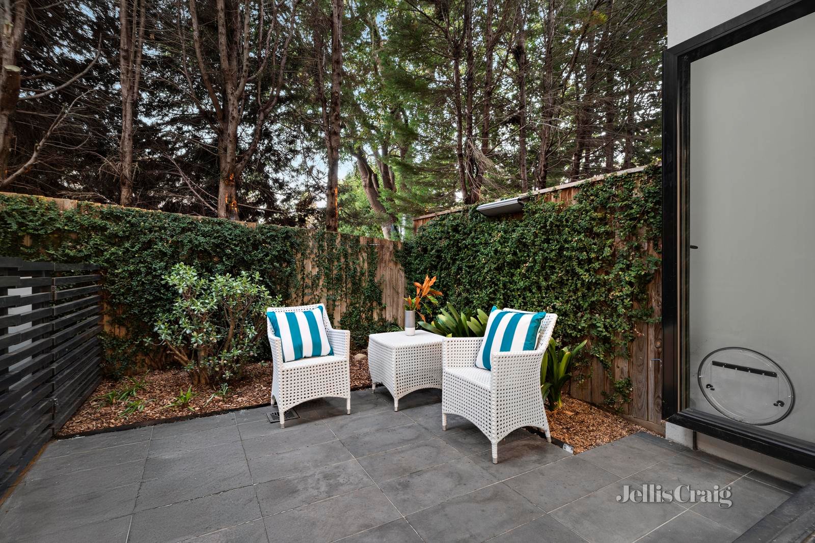 18 Norfolk Place, Malvern image 10