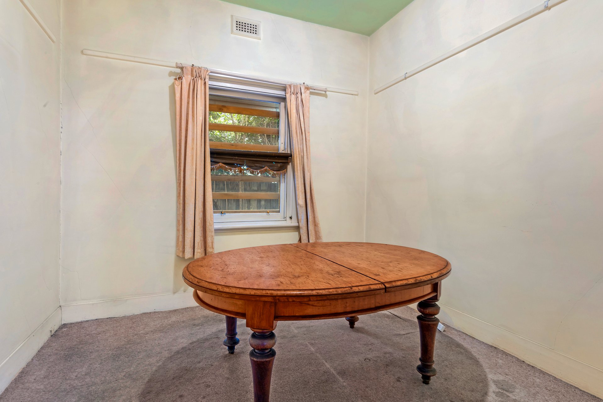 Property Gallery Thumbnail 6
