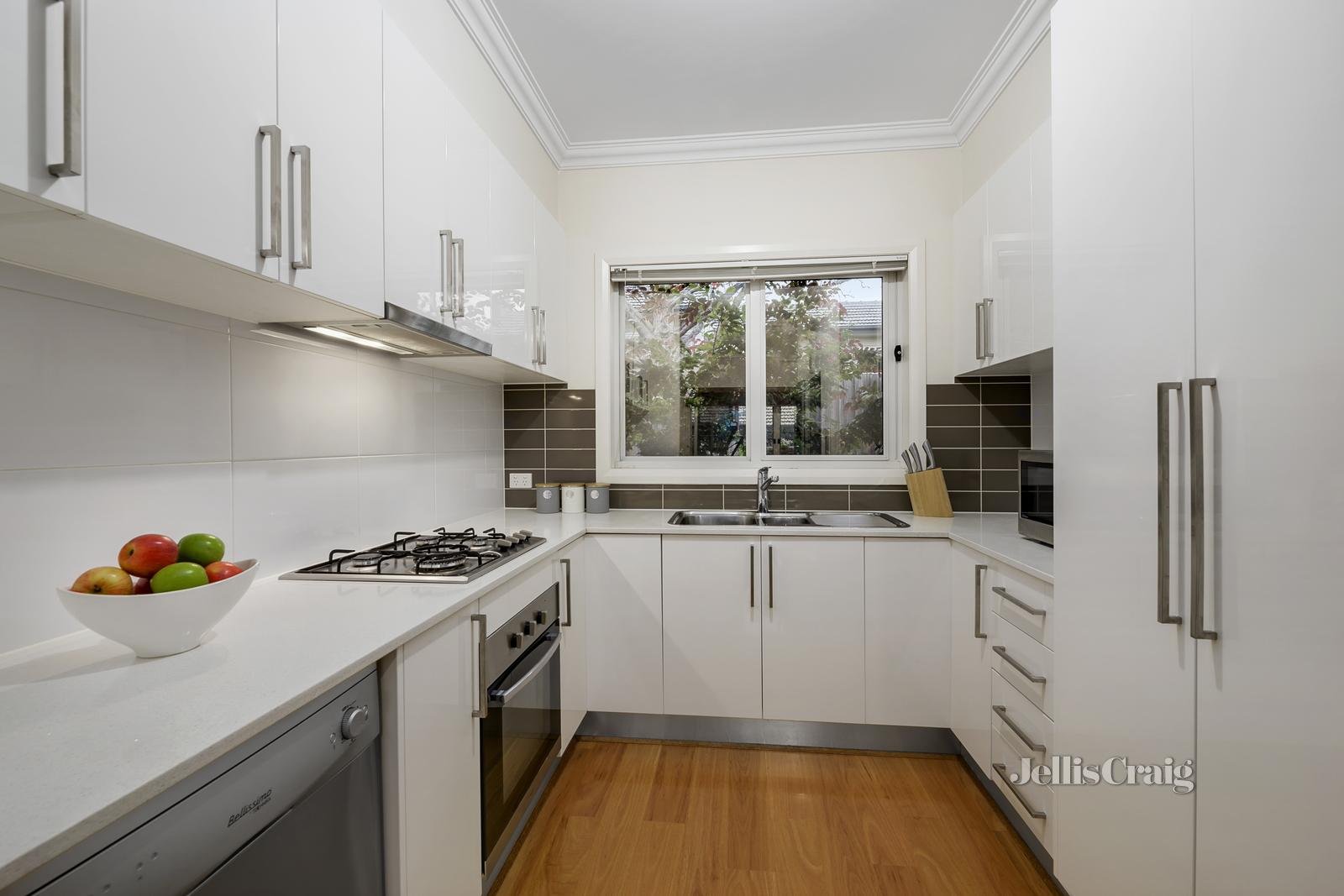 1/8 Oliver Street, Ringwood image 4