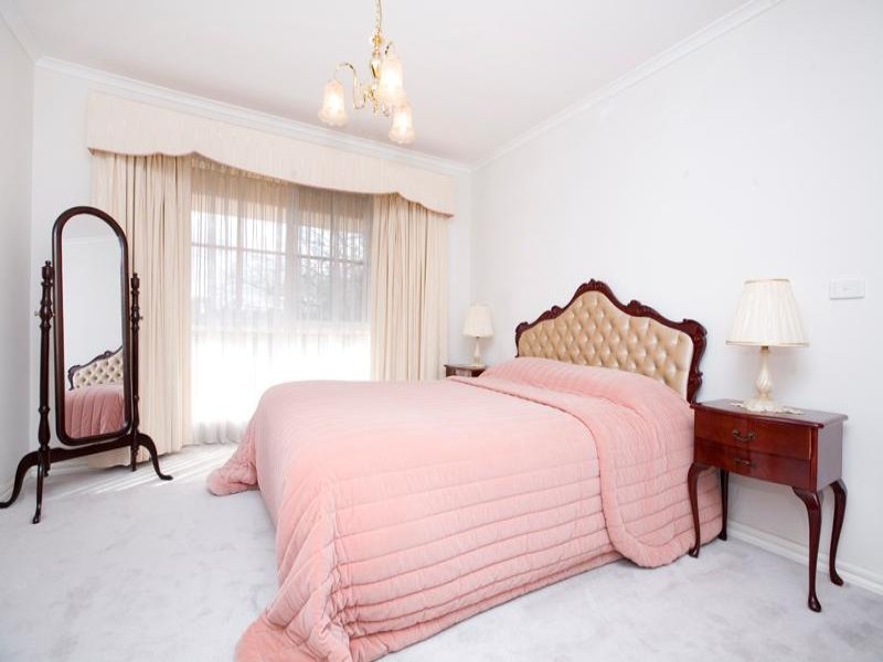 1/8 Orchard Crescent, Mont Albert North image 7