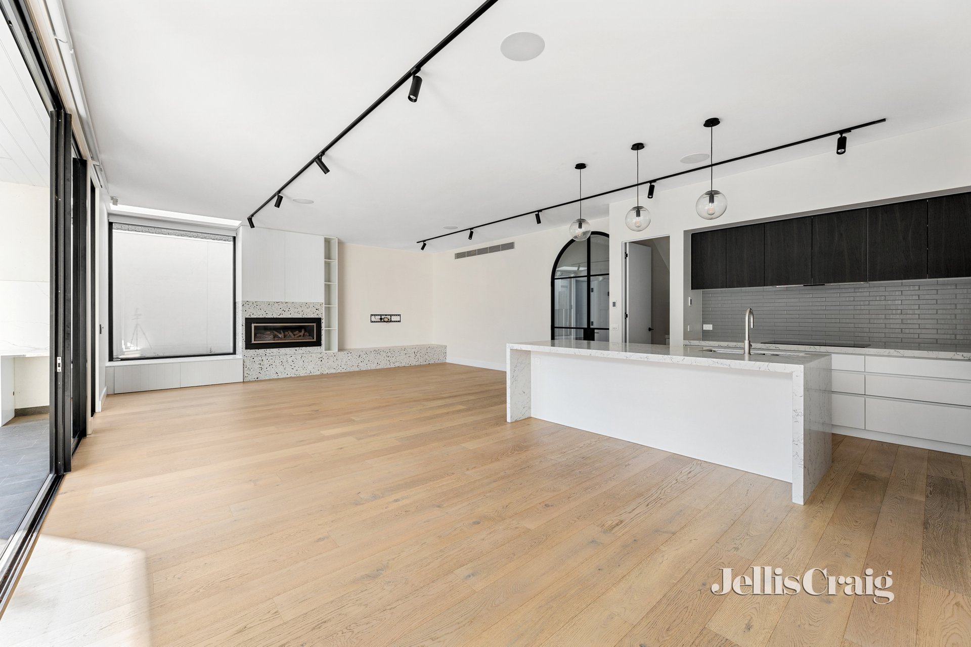 18 Orrong Cres, Camberwell image 4