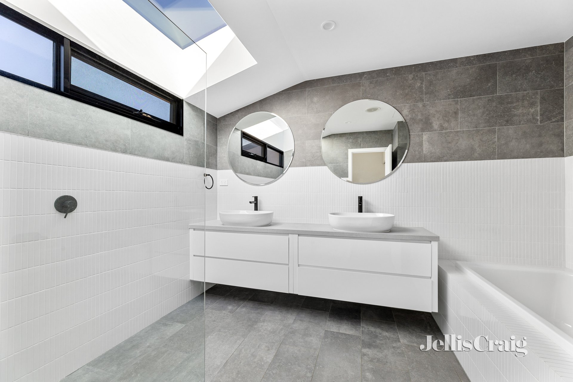 18 Orrong Cres, Camberwell image 8