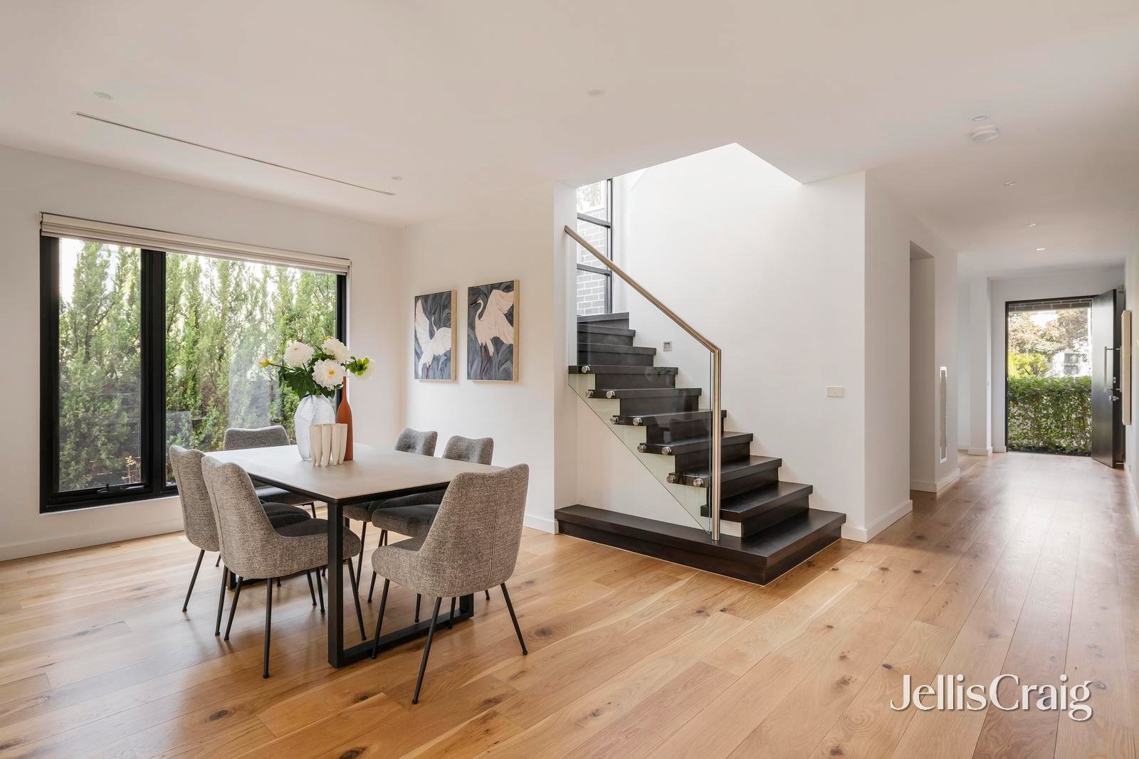 18 Park Avenue, Kew image 6