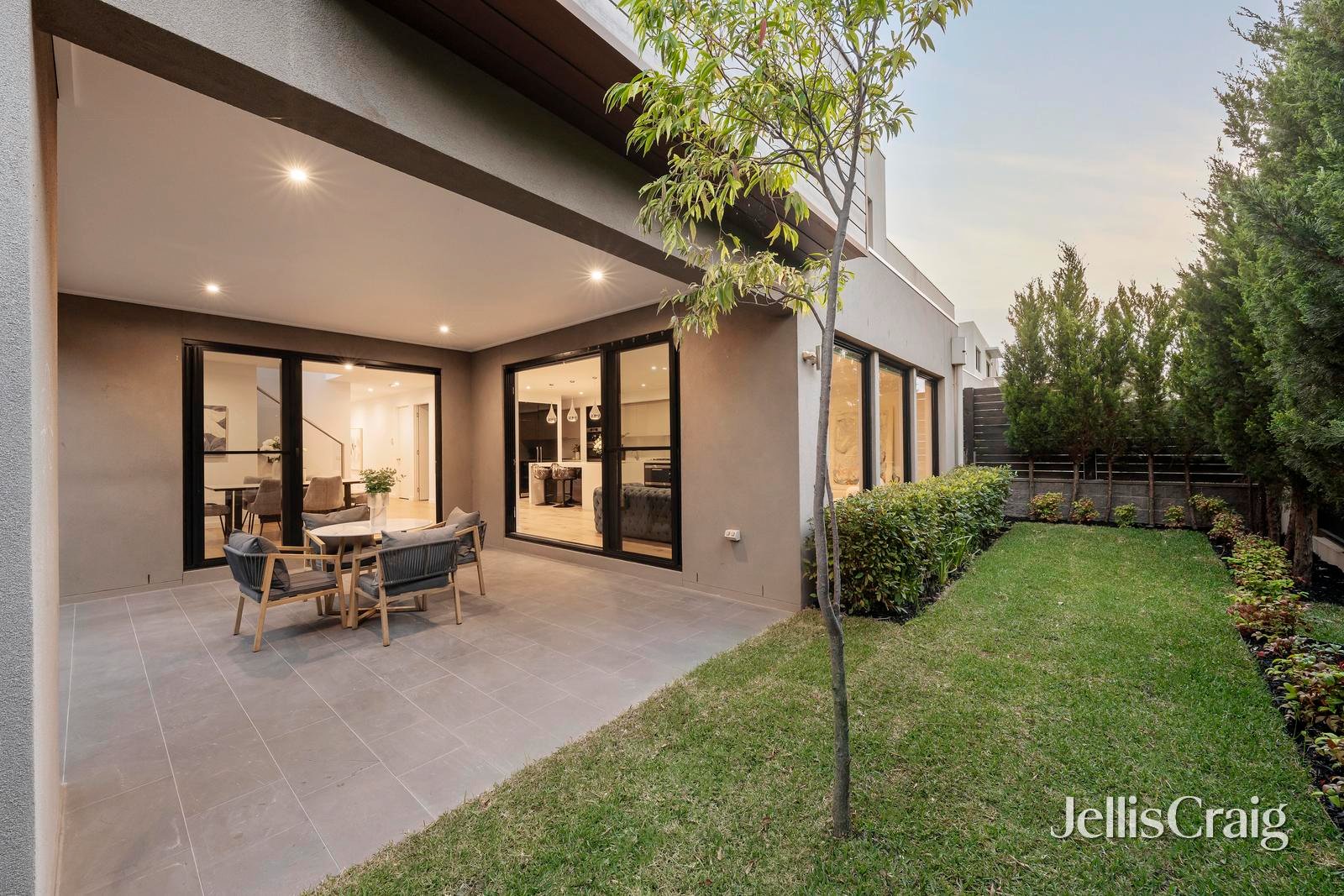 18 Park Avenue, Kew image 19