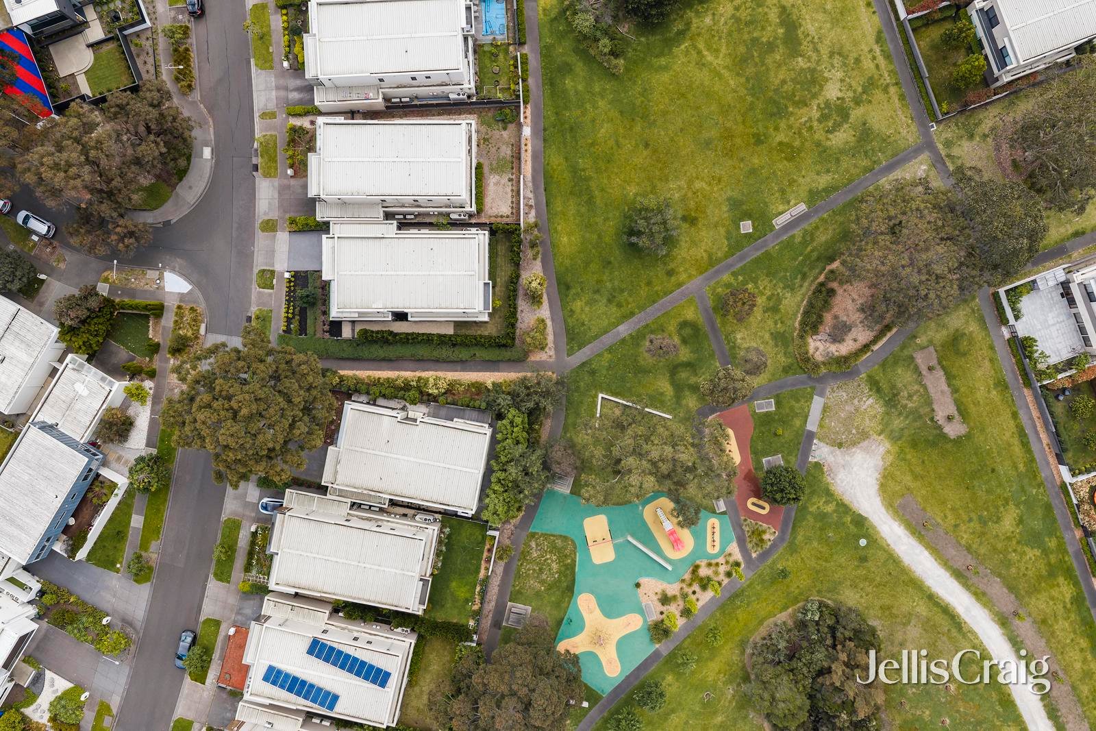 18 Park Avenue, Kew image 21
