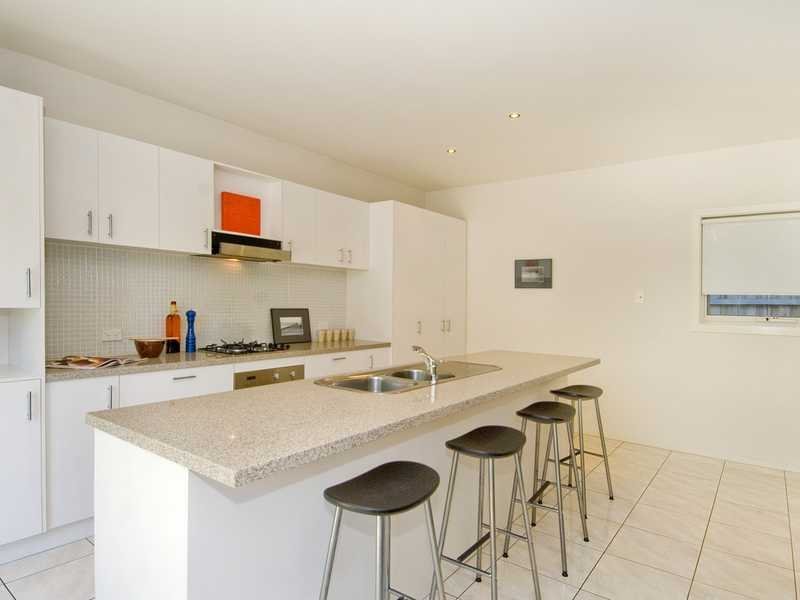 18 Park Crescent, South Geelong image 3