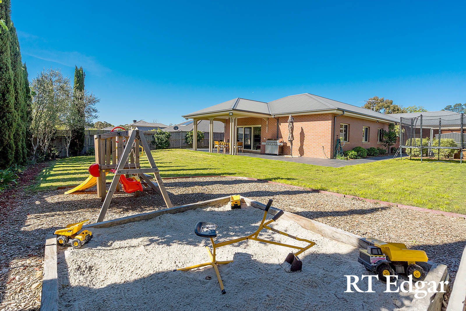 Property Gallery Thumbnail 16