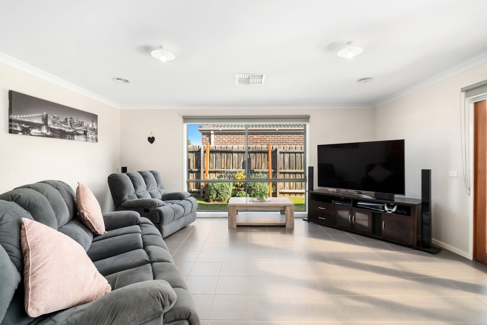 Property Gallery Thumbnail 3