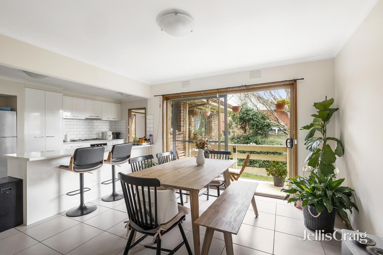 18 Proudfoot Street, Mont Albert image 3