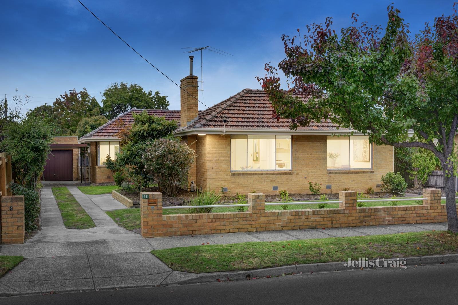 18 Quentin Road, Malvern East image 1
