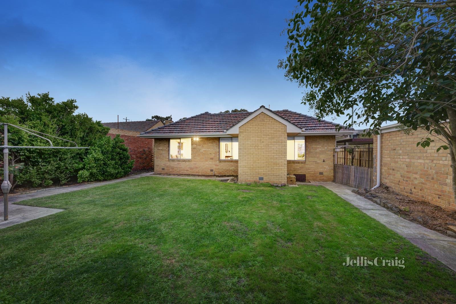 18 Quentin Road, Malvern East image 8