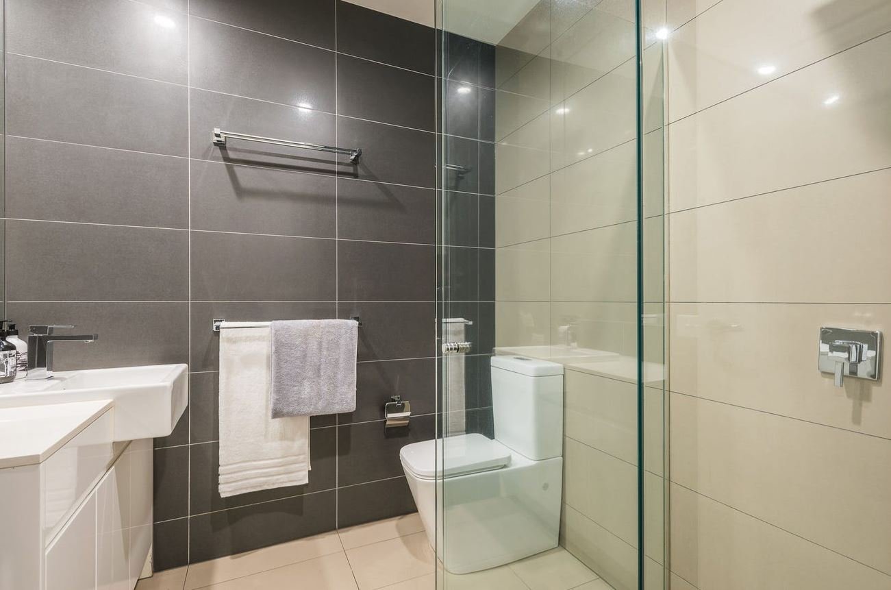 1/8 Railway Crescent, Bentleigh image 7