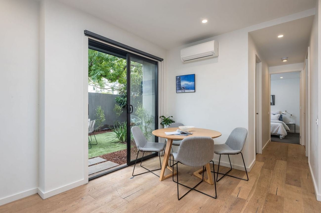1/8 Railway Crescent, Bentleigh image 2