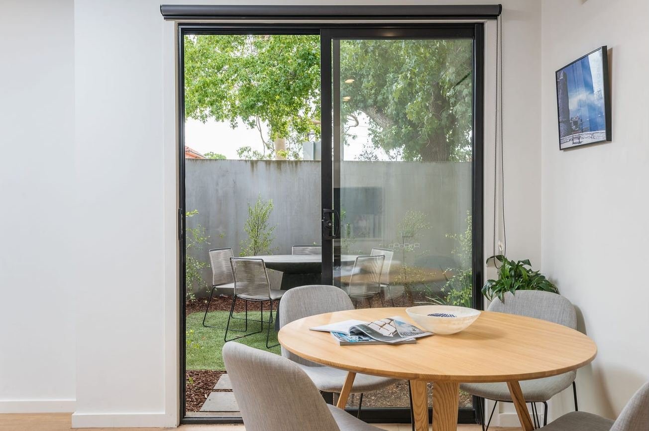 1/8 Railway Crescent, Bentleigh image 3