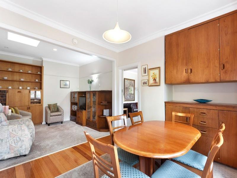18 Rangeview Grove, Balwyn North image 3