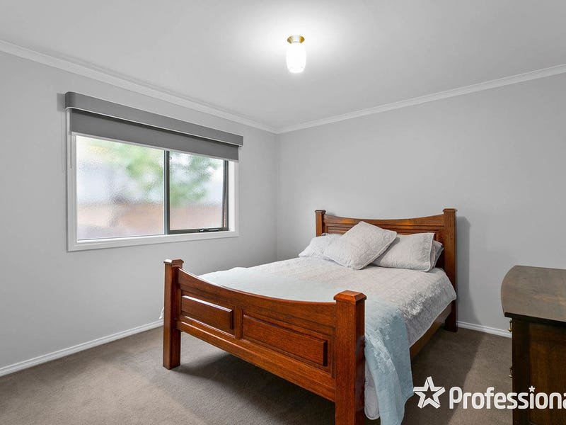 18 Regent Avenue, Mooroolbark image 9