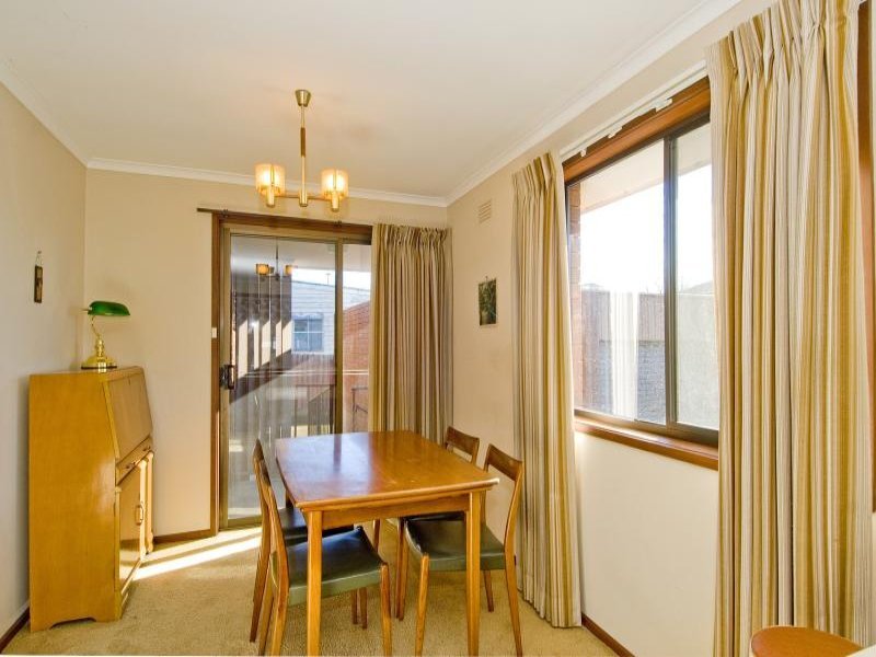 1/8 Regent Street, Belmont image 4