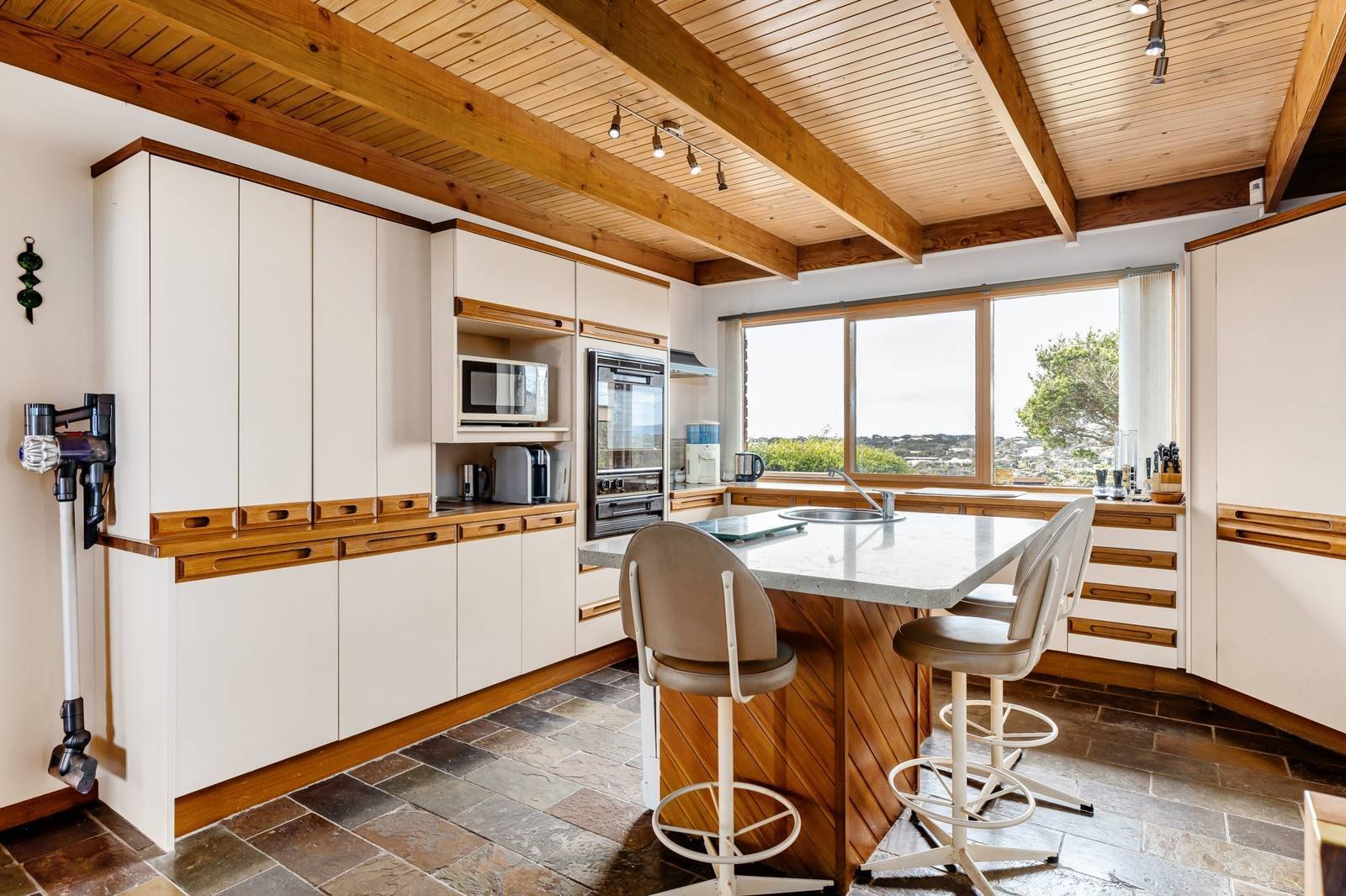 Property Gallery Thumbnail 7