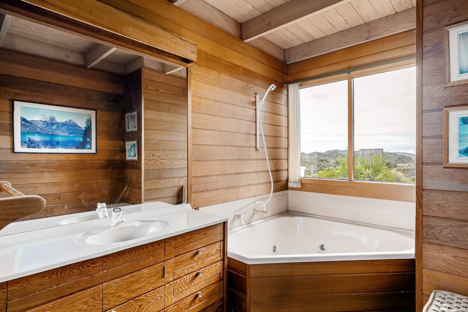 Property Gallery Thumbnail 9