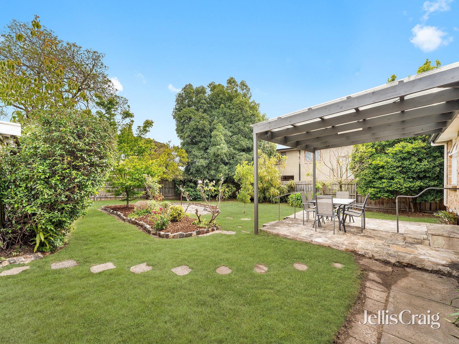 18 Roberts Street, Glen Waverley image 7