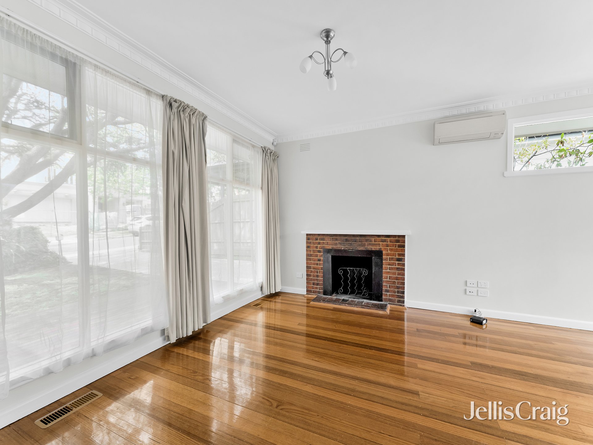 18 Roberts Street, Glen Waverley image 3