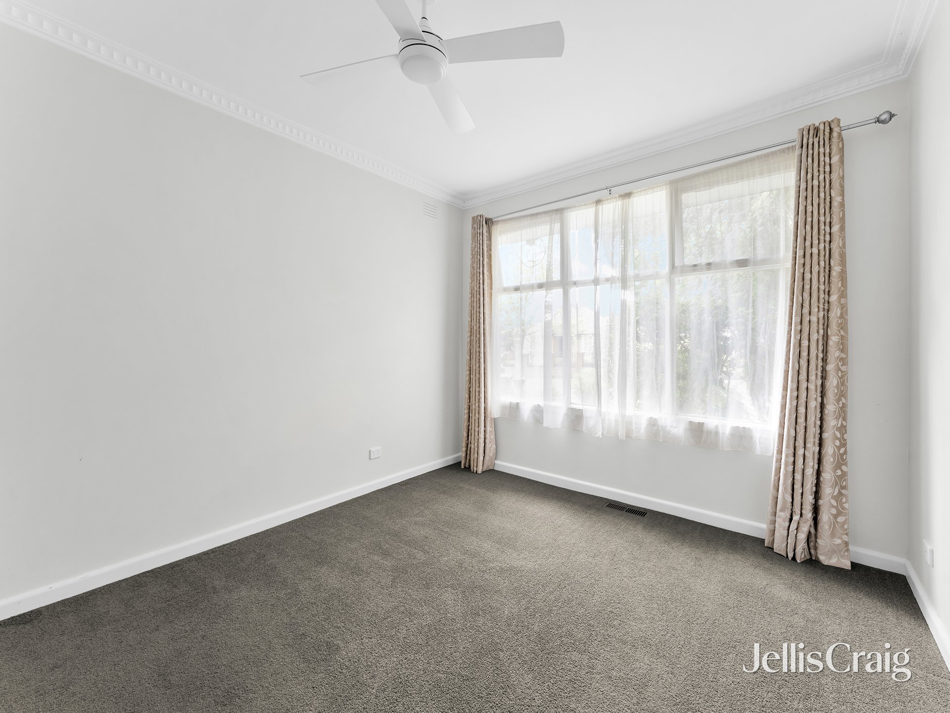 18 Roberts Street, Glen Waverley image 6