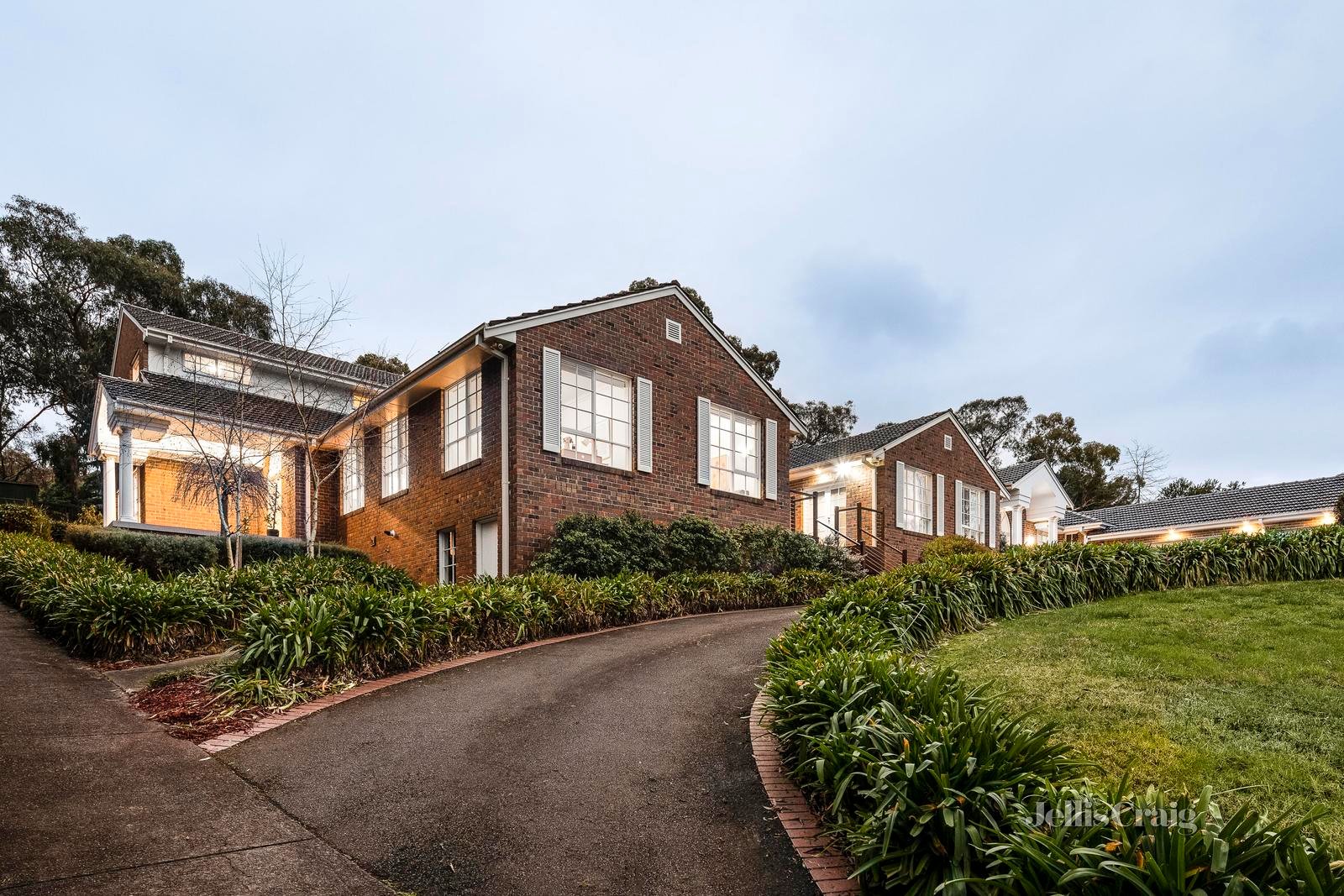 18 Rosehill Road, Lower Plenty image 1