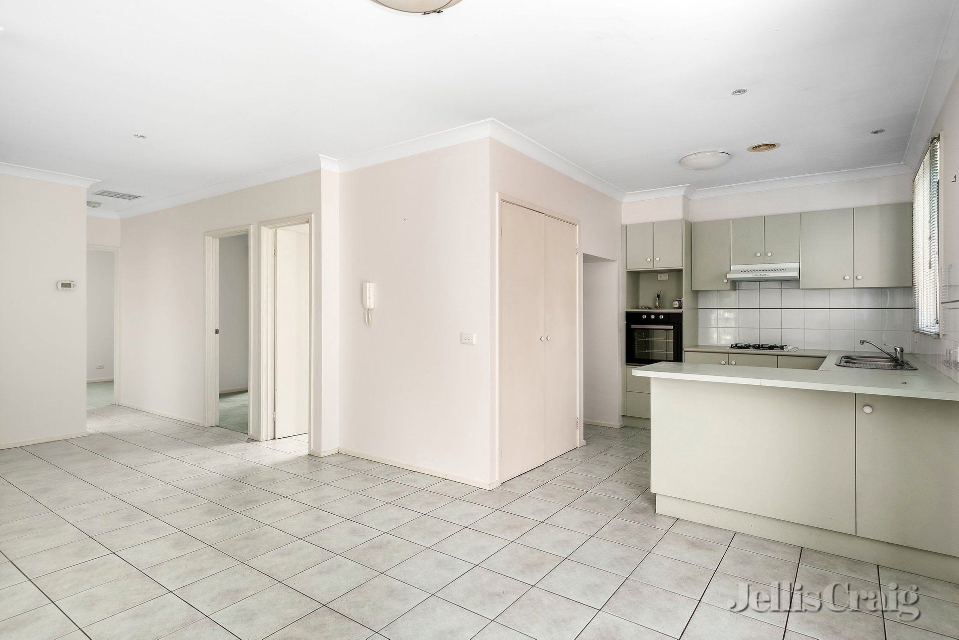 1/8 Rosella Street, Murrumbeena image 2