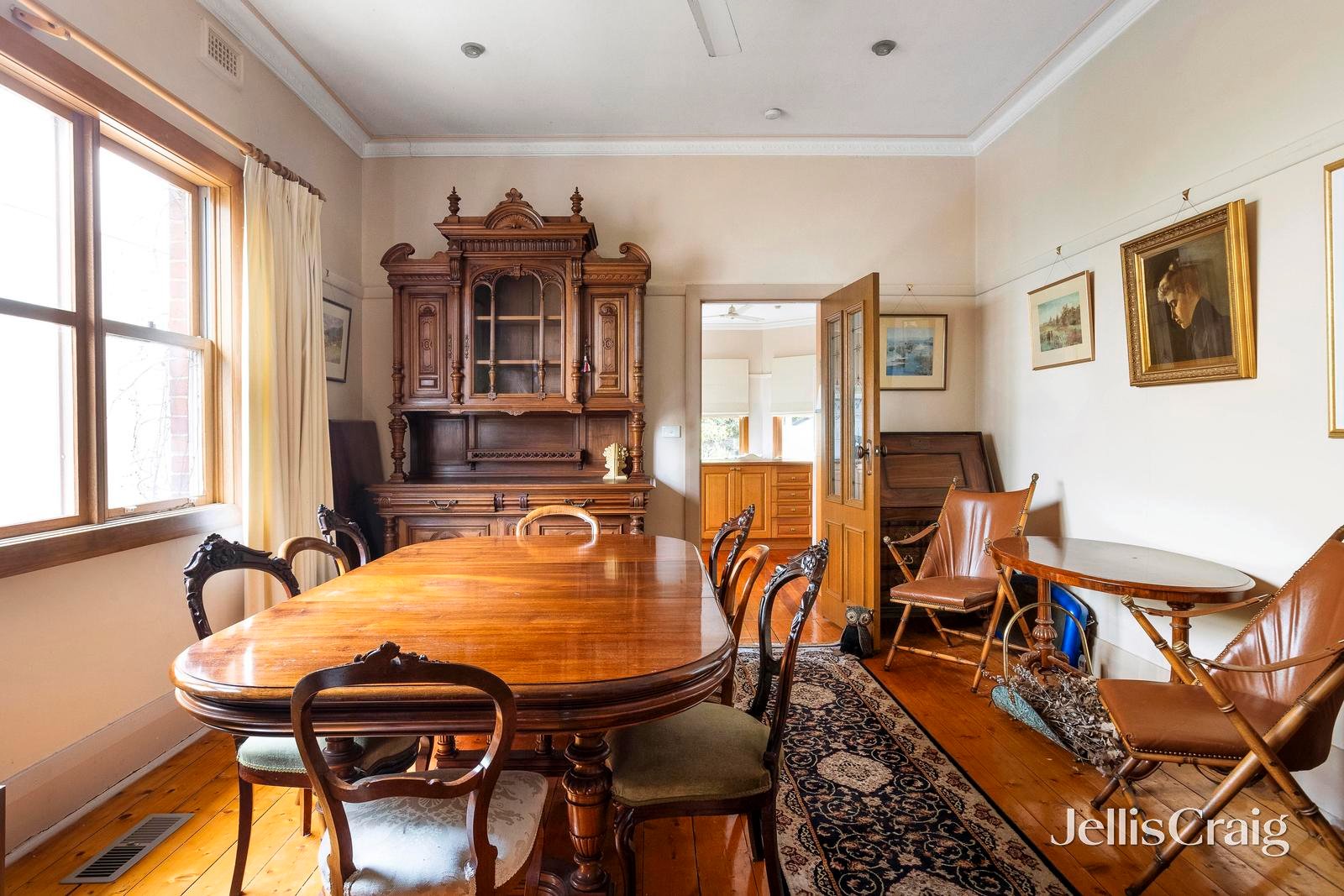 18 Rotherwood Road, Ivanhoe East image 2