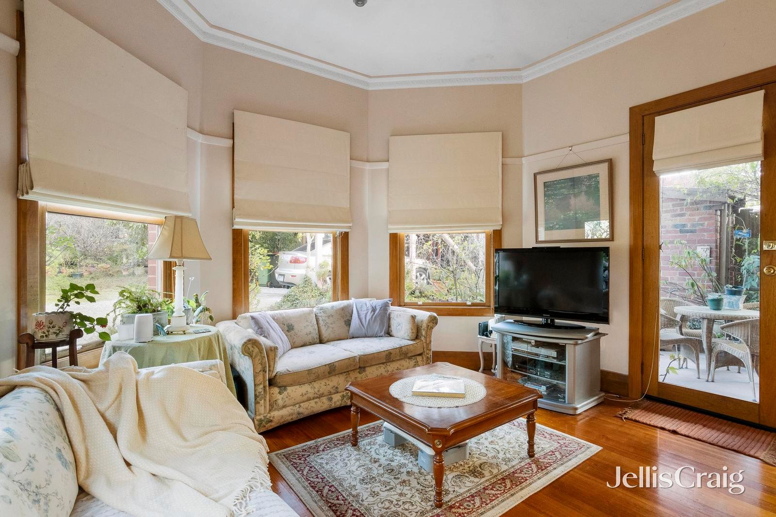 18 Rotherwood Road, Ivanhoe East image 6