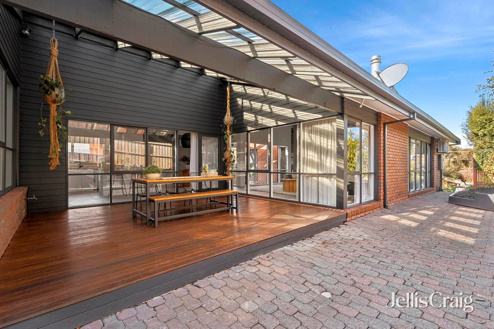 18 Rowan Court, Belmont image 3