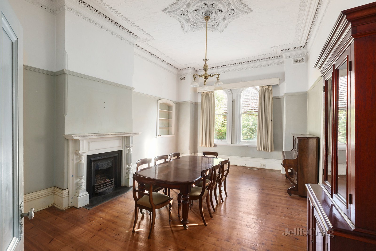 18 Royal Crescent, Camberwell image 3