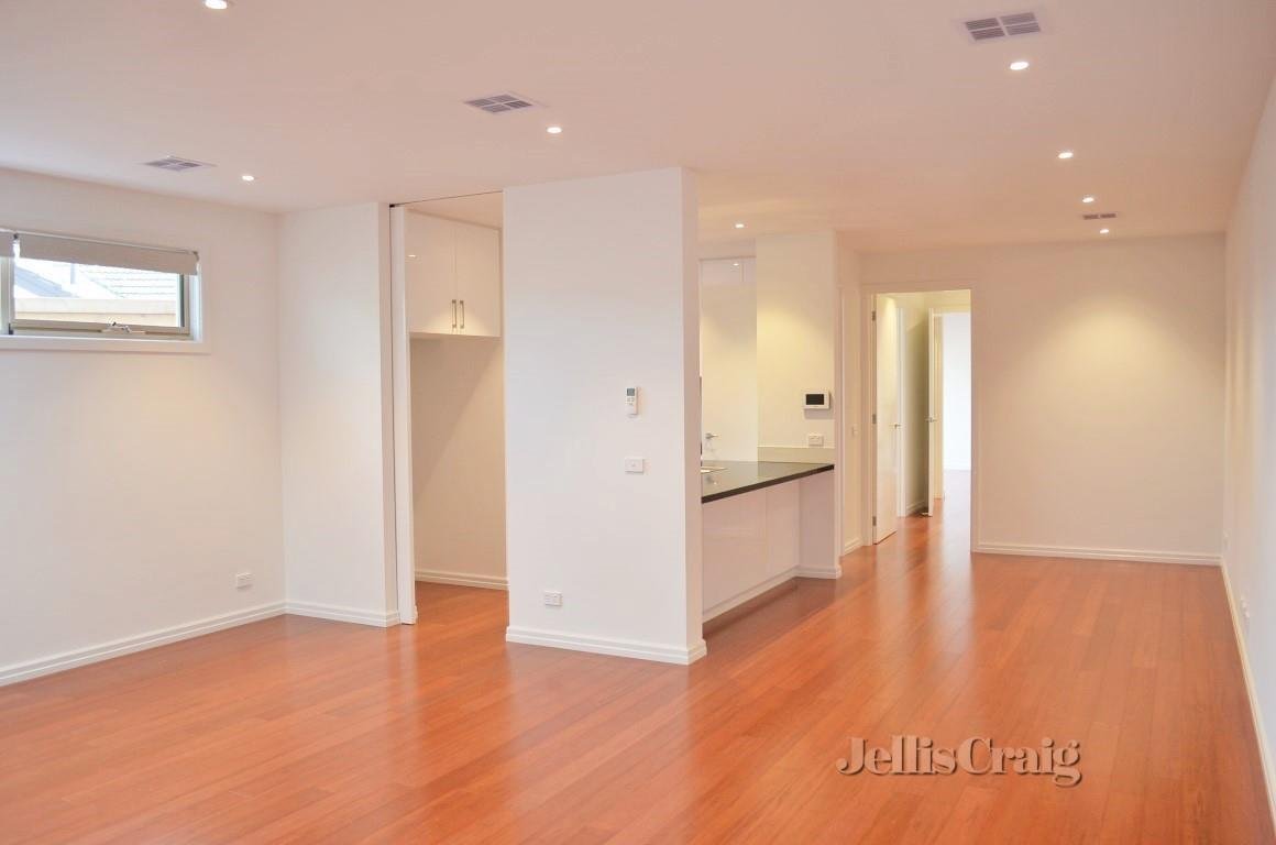 18 Ruby Street, Balwyn image 2