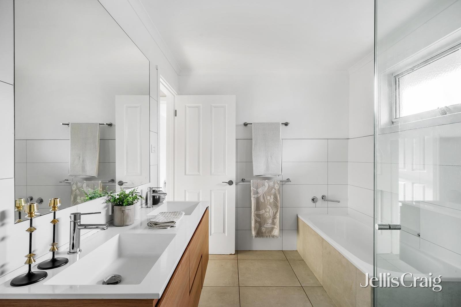 18 Russell Street, Greensborough image 12