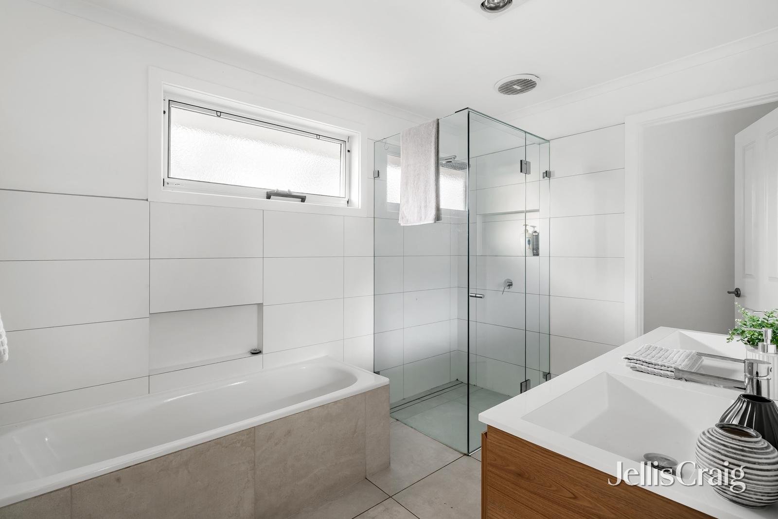 18 Russell Street, Greensborough image 13