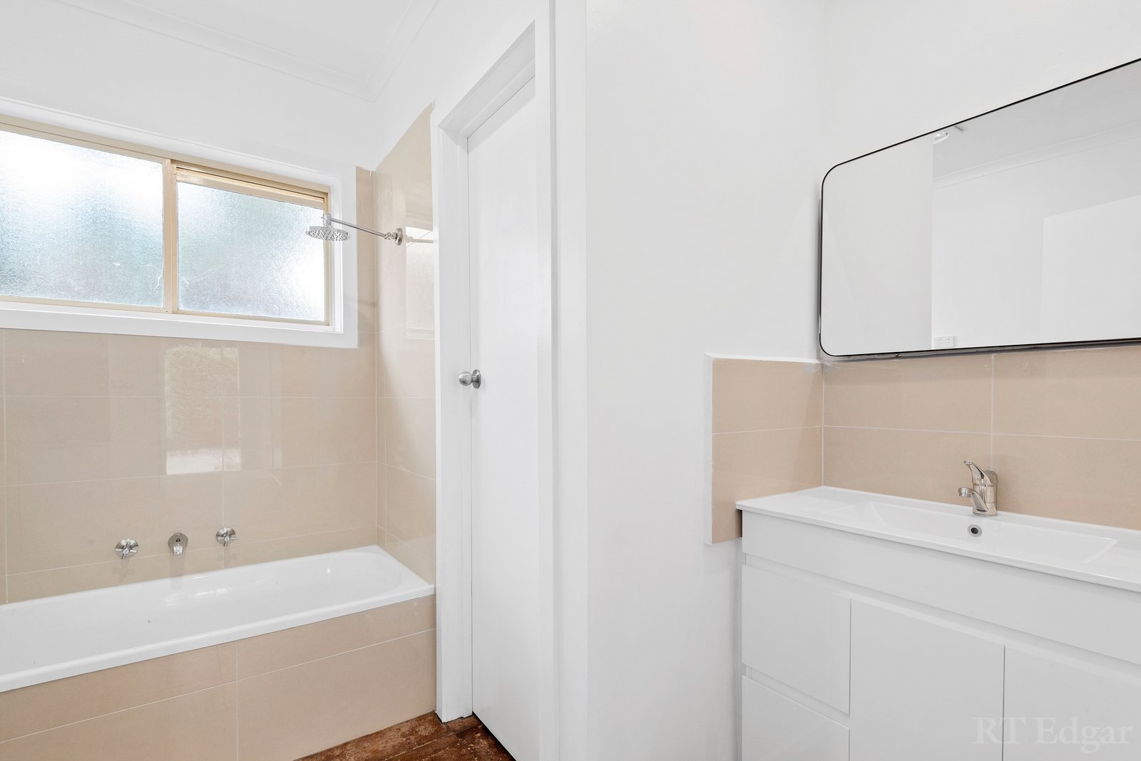Property Gallery Thumbnail 4