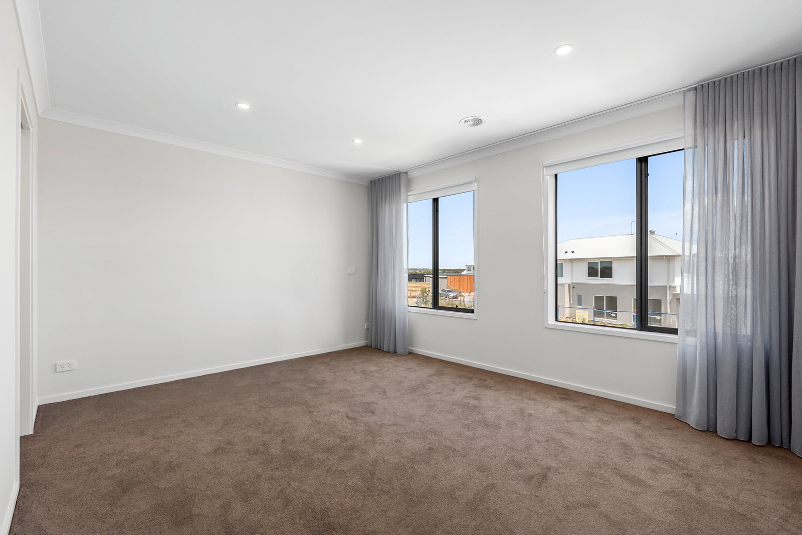 Property Gallery Thumbnail 4