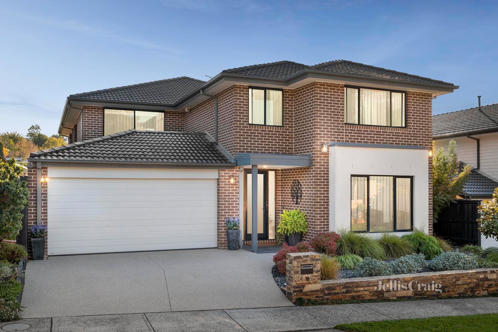 18 Sherwood Road, Chirnside Park image 1